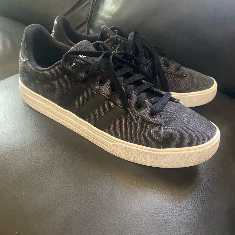 Adidas Lowtop Sneakers Size 10.5